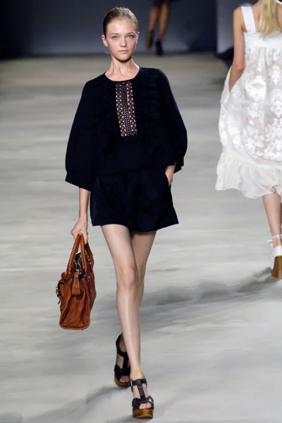 Look 11